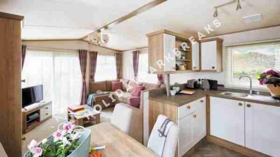 Teds Place - Luxury 2 Bedroom with Ensuite Bath and Wraparound Veranda House in Selsey