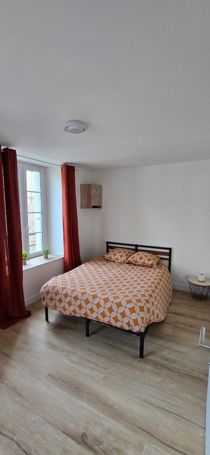 Appartement proche centre ville Apartment in Nouvelle-Aquitaine