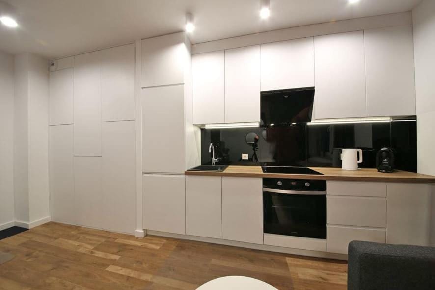 A very cozy apartment with a large bed Apartment in Wroclaw