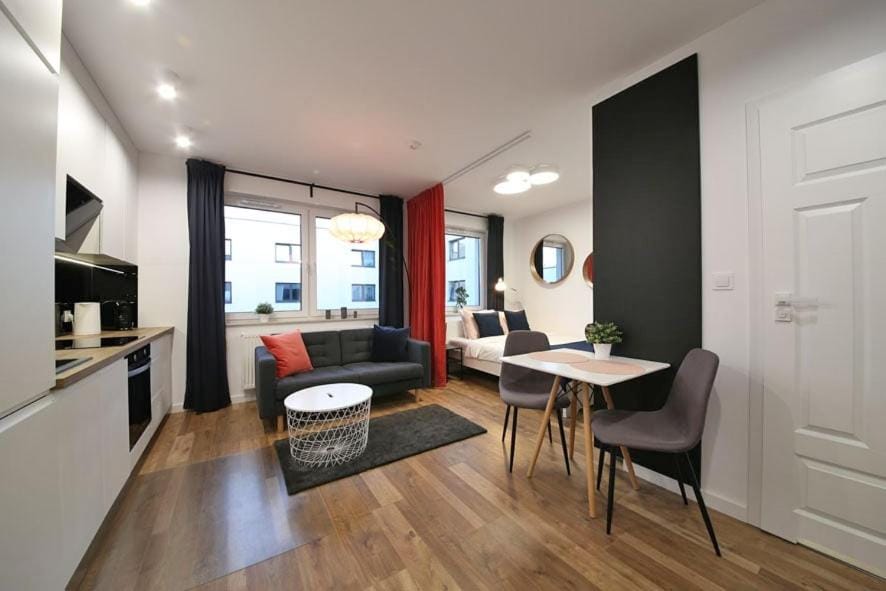 A very cozy apartment with a large bed Apartment in Wroclaw
