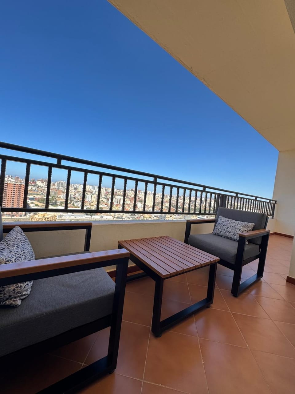 Modern, cozy, and bright apartment Boulevards des lions Apartment in Oran