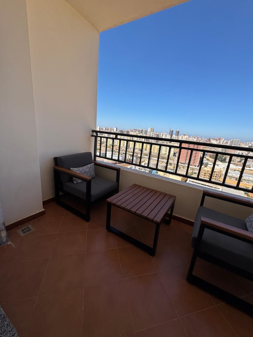Modern, cozy, and bright apartment Boulevards des lions Apartment in Oran