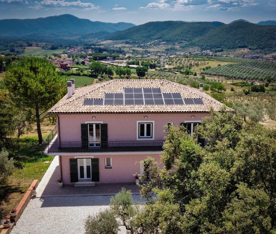 Property building, Natural landscape, Bird's eye view, Garden, Balcony/Terrace, Garden view, Mountain view