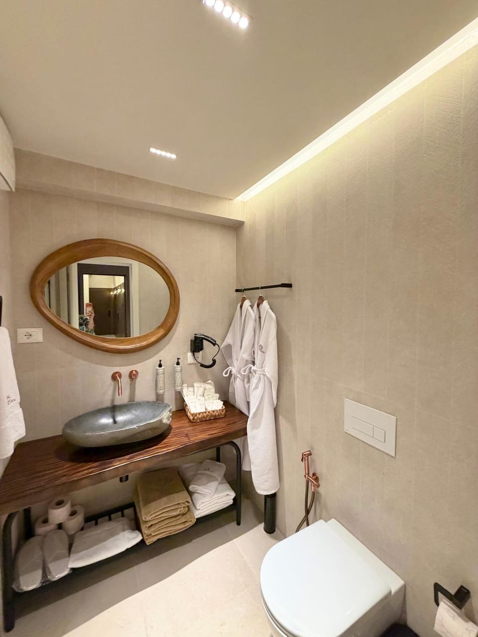 La Onda Luxury Suites Hotel in Sarandë