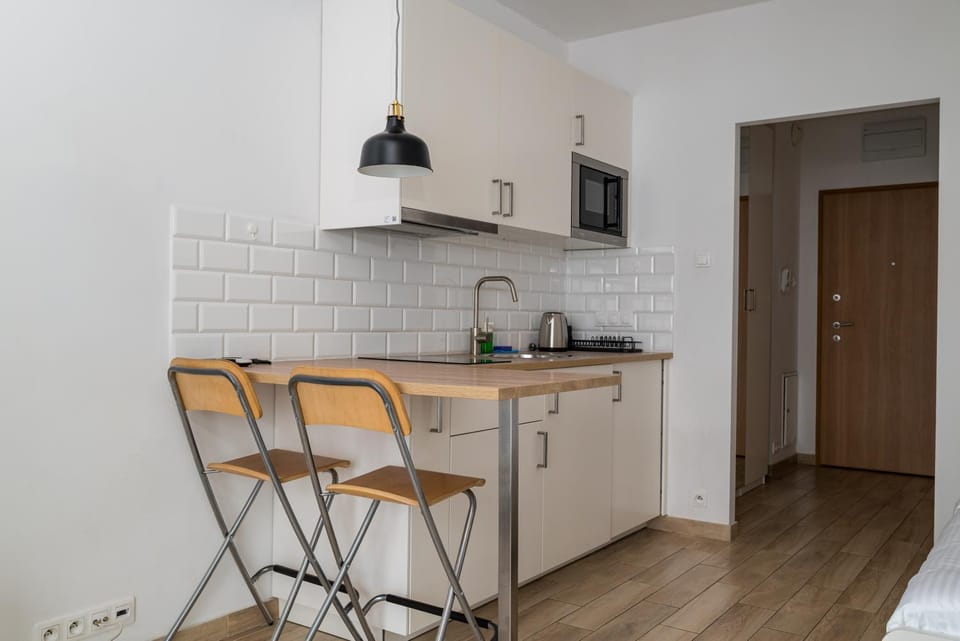 Kitchen or kitchenette, Dining area, stove