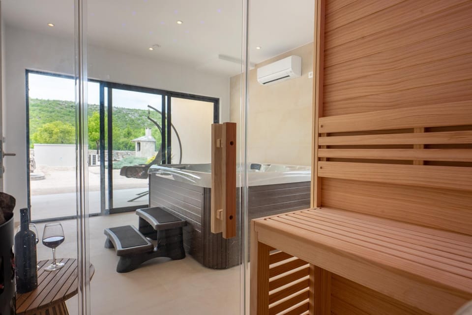 Bathroom, Living room