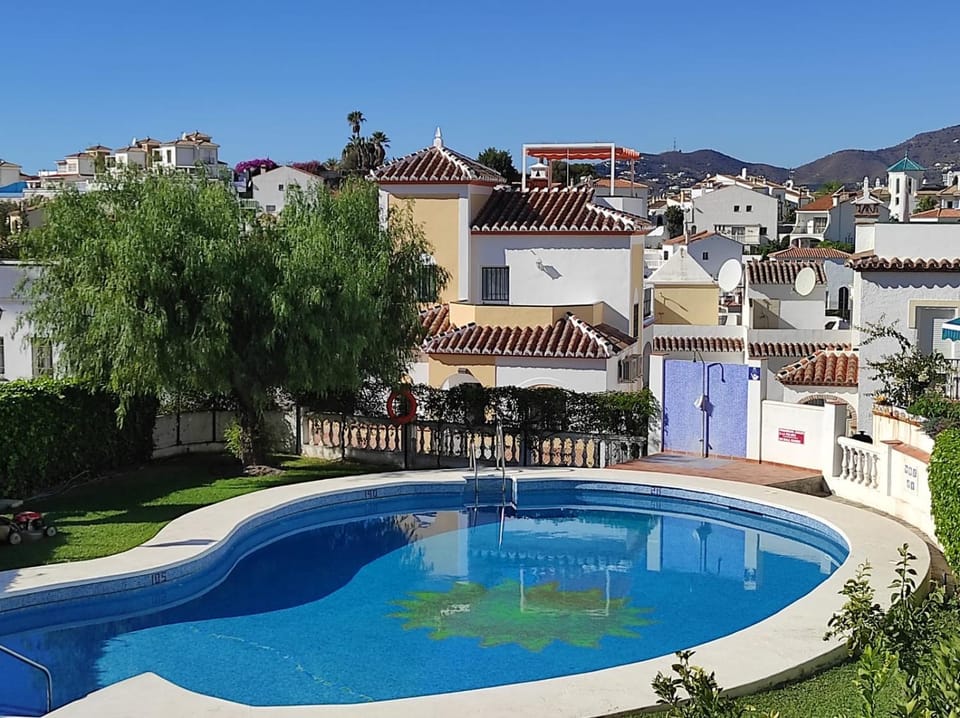 Day, Natural landscape, Pool view, Swimming pool
