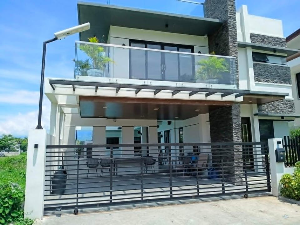 Property building, Balcony/Terrace