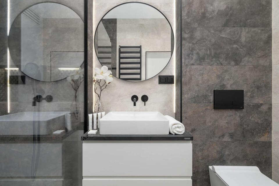 Bathroom, towels