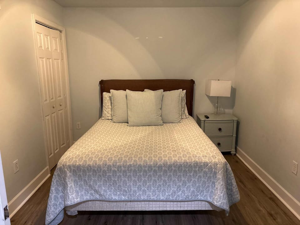 Gulf Front Condo with Pool Hot Tub & Beach Access House in Panama City Beach