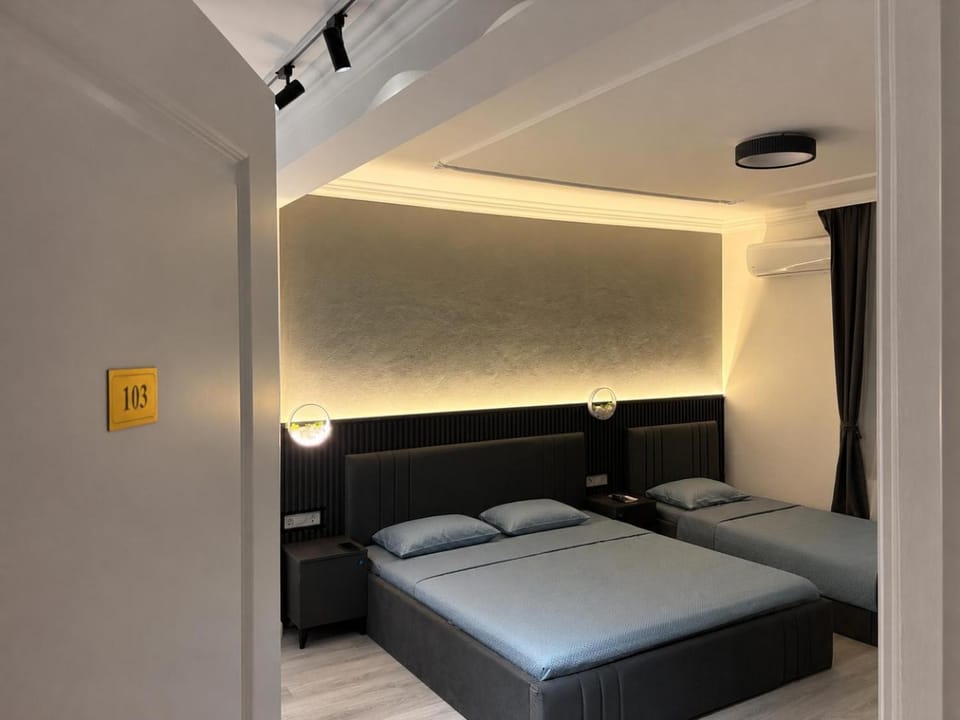 Bed, View (from property/room), Photo of the whole room, Bedroom