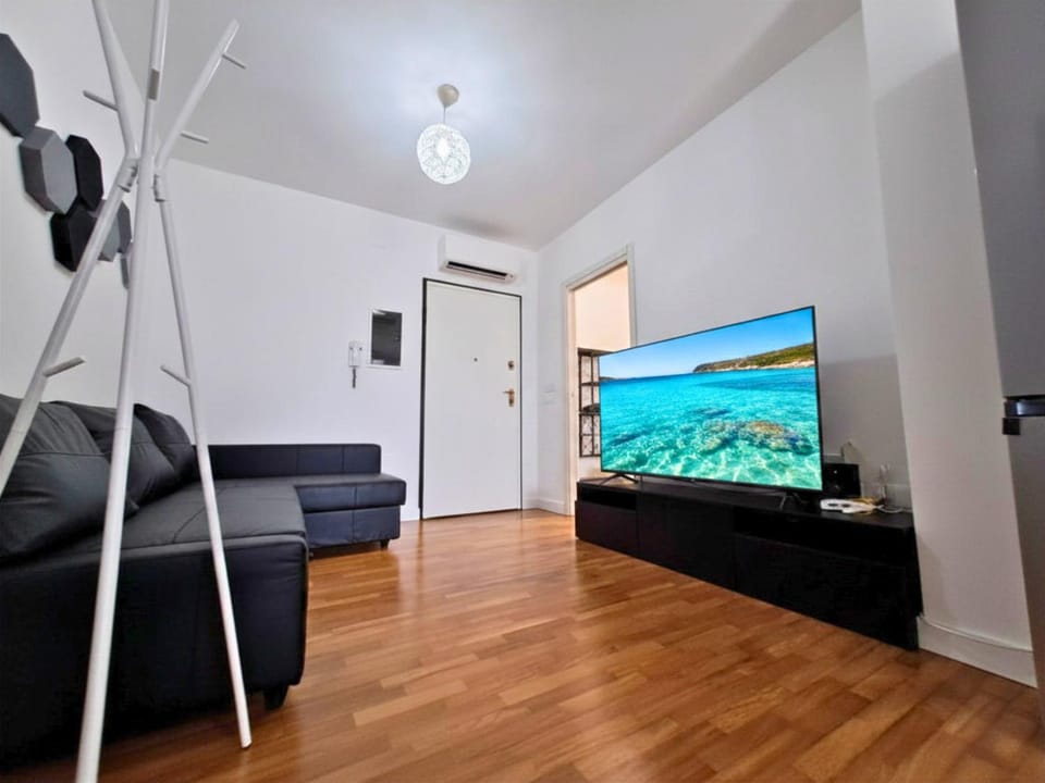 Luxury Jacuzzi Escape Poetto - by Domorent Apartment in Quartu Sant'Elena