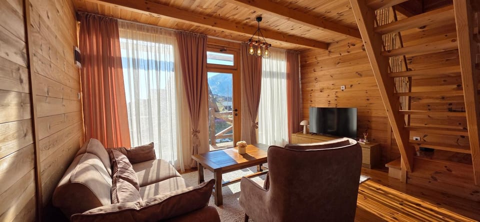 TV and multimedia, Living room, Seating area, Garden view