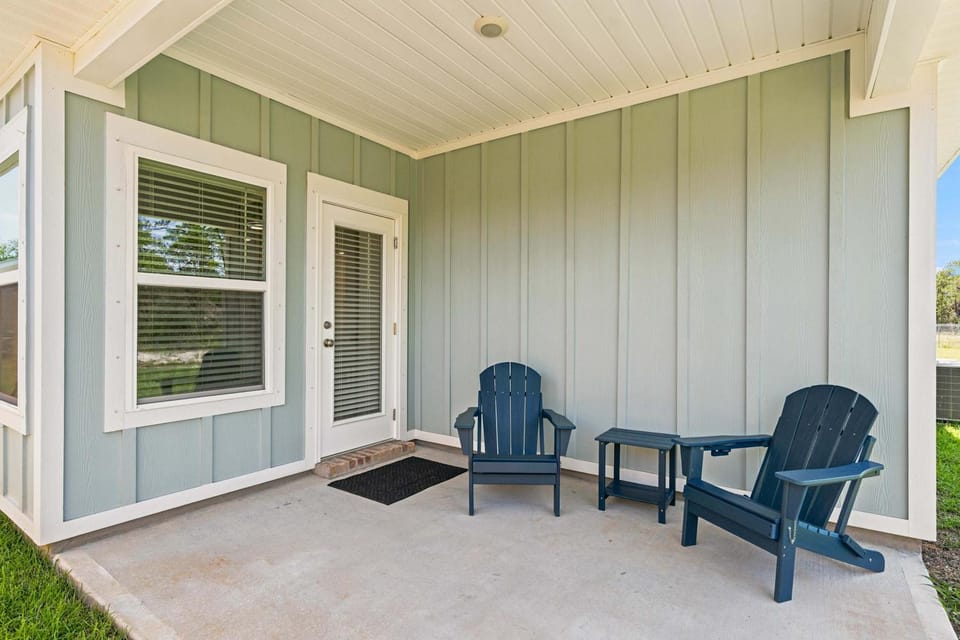 Home with Pickleball Courts Wifi & Beach Essentials House in Florida