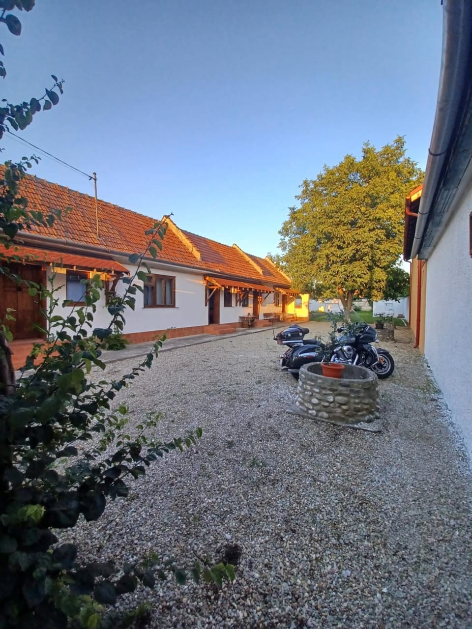 Property building, Garden view, Parking