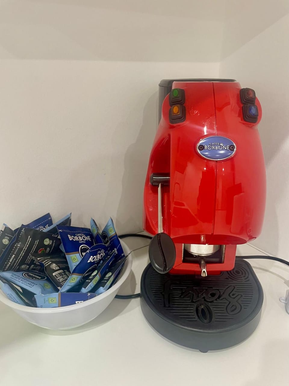 Coffee/tea facilities, furniture