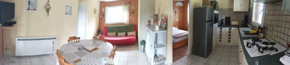 Kitchen or kitchenette, Living room
