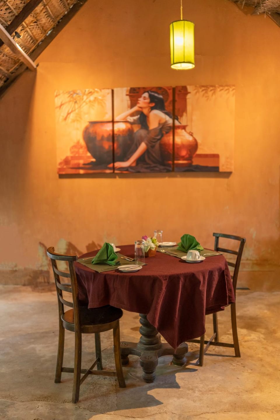 Property building, Restaurant/places to eat, Dining area