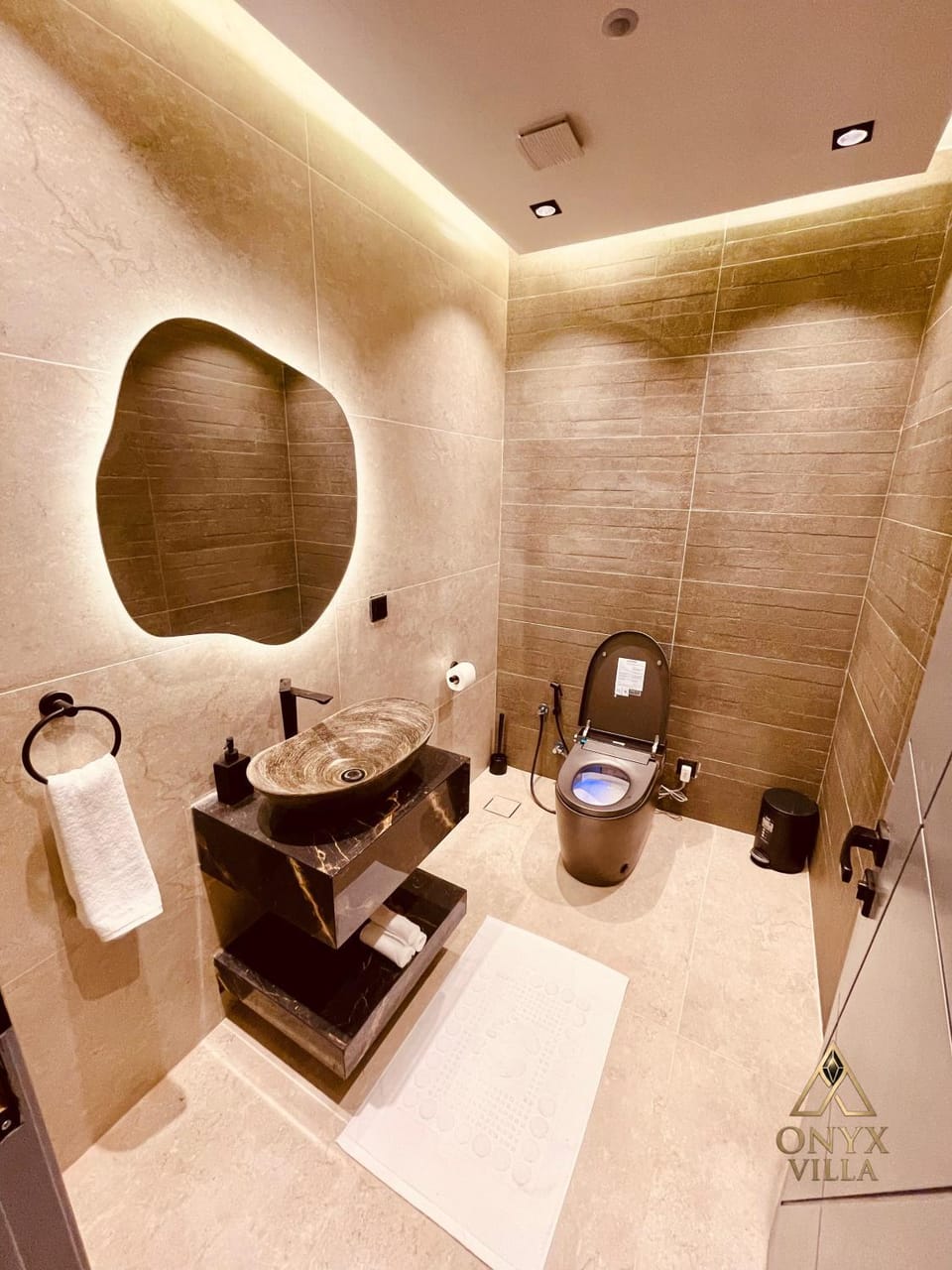 Toilet, Bathroom, bidet, towels