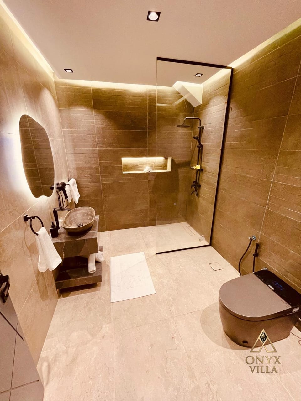Shower, Toilet, Bathroom, bidet, towels