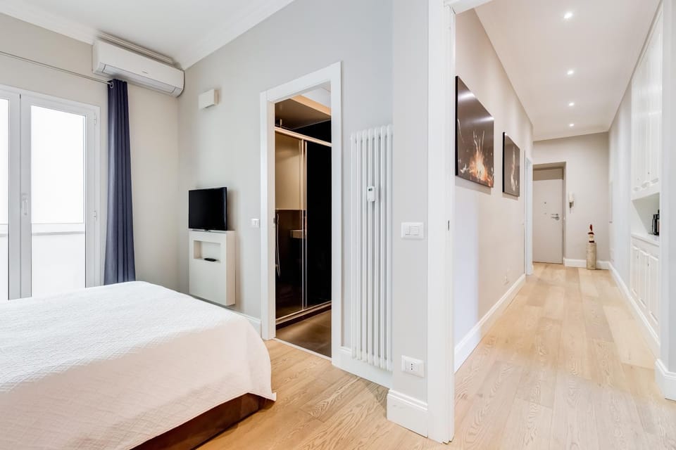 Bed, Photo of the whole room, Bedroom, air conditioner