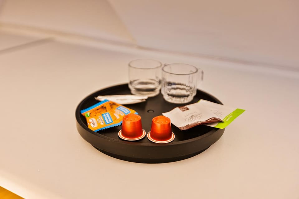 Coffee/tea facilities, Food and drinks, Food, Drinks