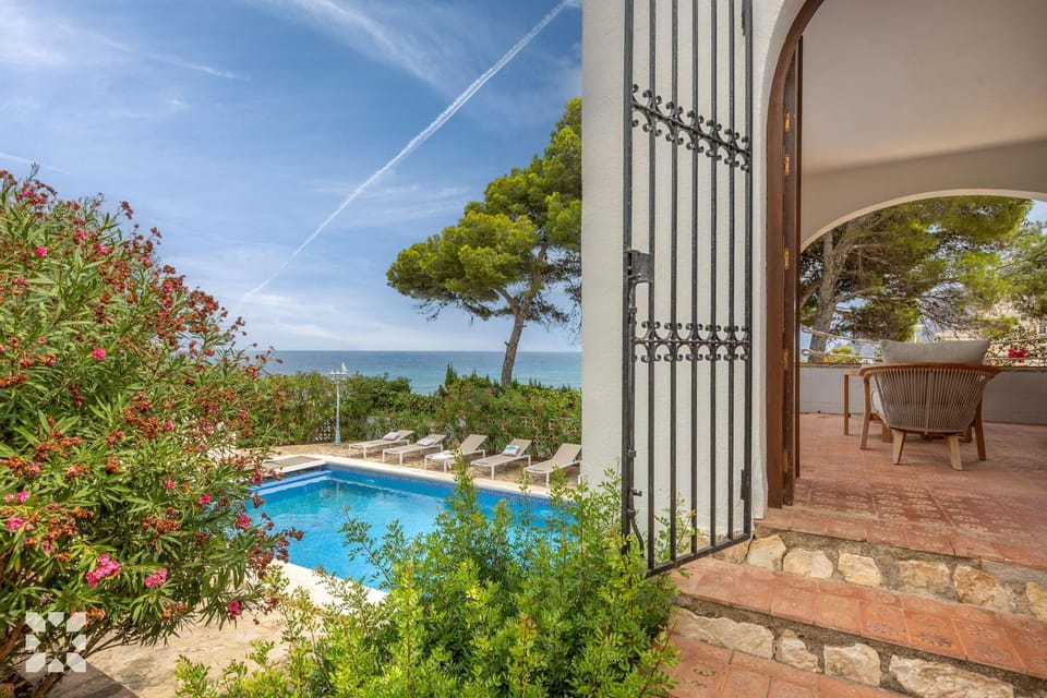 Patio, Spring, Day, Natural landscape, Garden, View (from property/room), Balcony/Terrace, Garden view, Pool view, Sea view, Swimming pool, sunbed