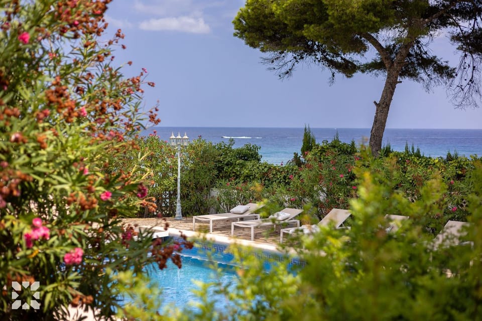 Spring, Day, Natural landscape, Garden, Garden view, Pool view, Sea view, Swimming pool, sunbed