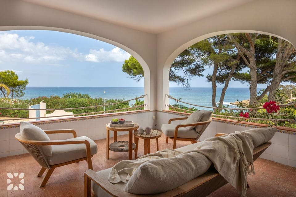 Patio, Day, Natural landscape, View (from property/room), Balcony/Terrace, Living room, Seating area, Sea view