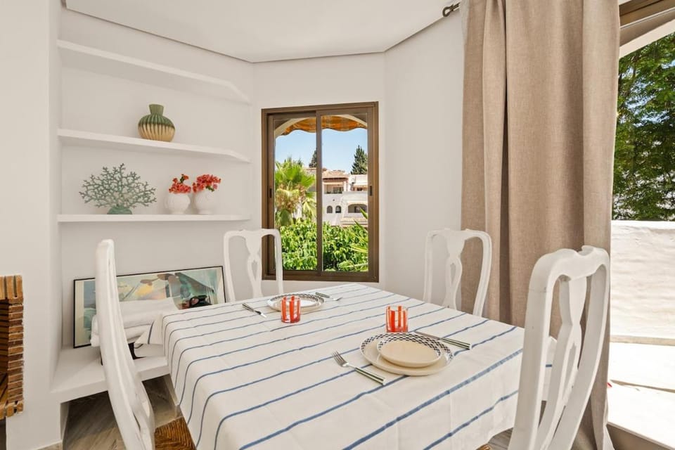 Lovely beachside 2 bedroom apartment- RDR550 Apartment in Marbella