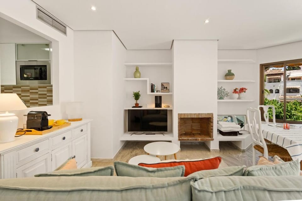 Lovely beachside 2 bedroom apartment- RDR550 Apartment in Marbella