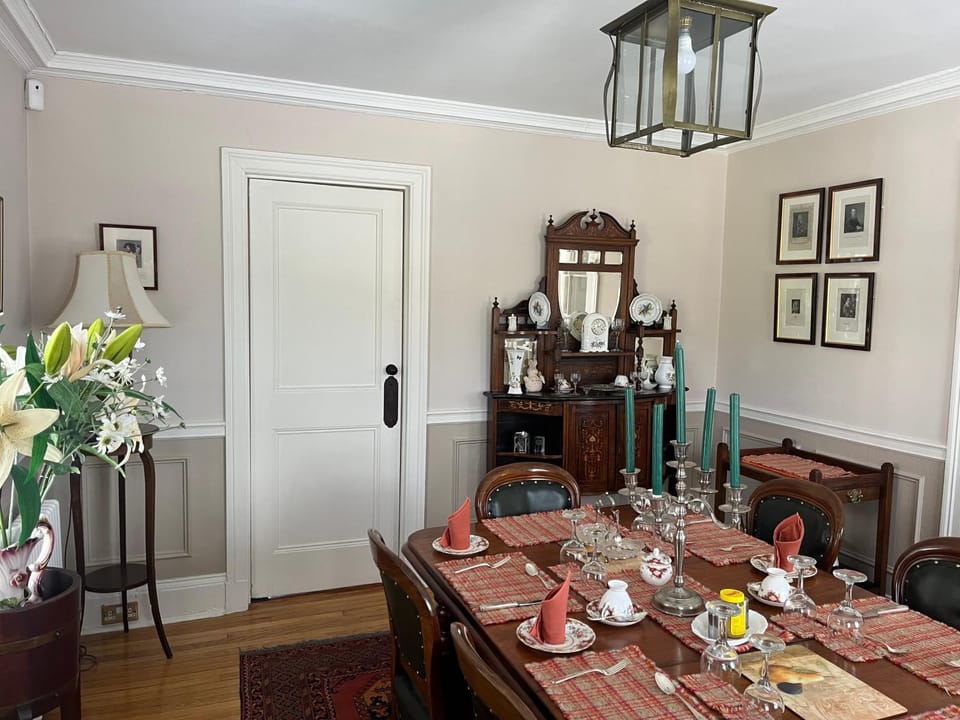 Food and drinks, Dining area, Food