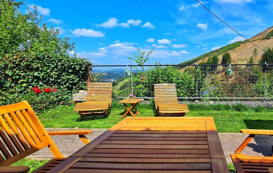 Traumblick Bungalow Ferienwohnungen Dorfliebe Dörnberg House in Hochsauerlandkreis