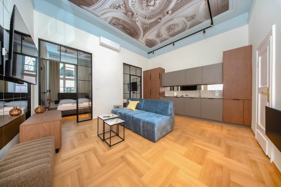 Kitchen or kitchenette, Living room