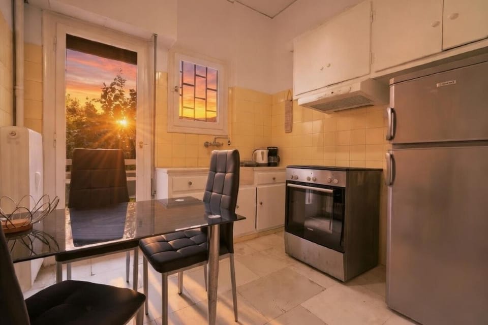 Supreme Elegant Xolargos near to metro Apartment in Athens