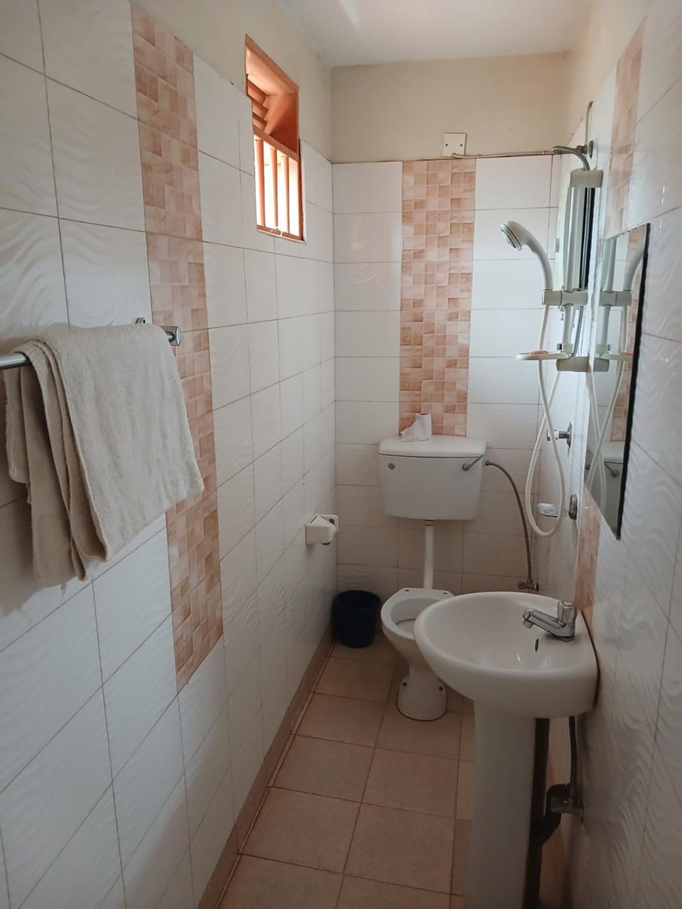 Shivah Shivah GUEST House Bed and Breakfast in Uganda