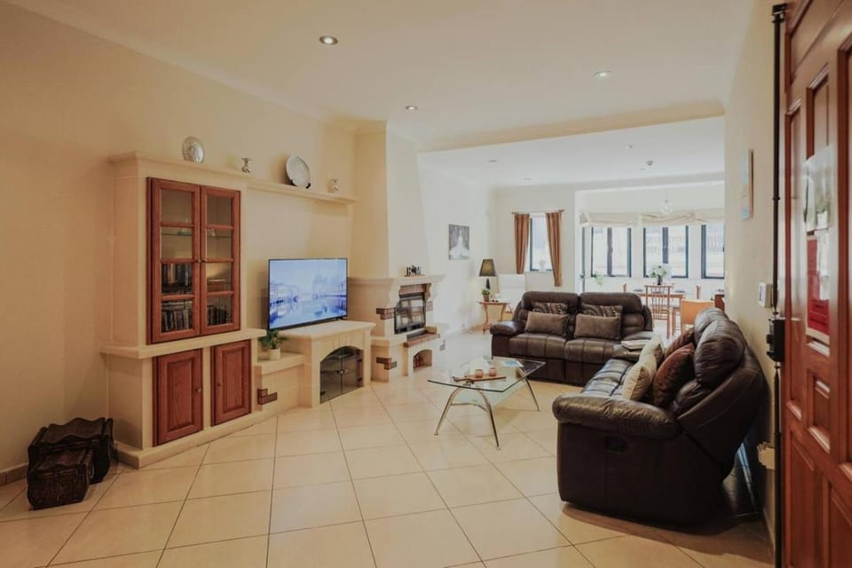 The Quiet Cove - Minutes away from St Thomas Bay Apartment in Marsaskala