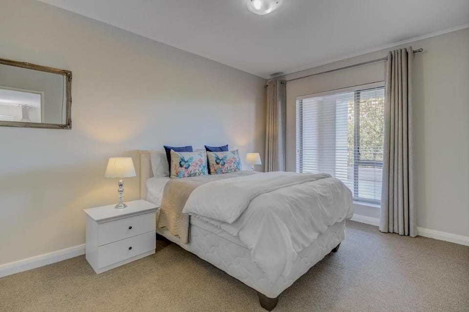 UniqueStay Mayfair 239, Century City Apartment in Cape Town