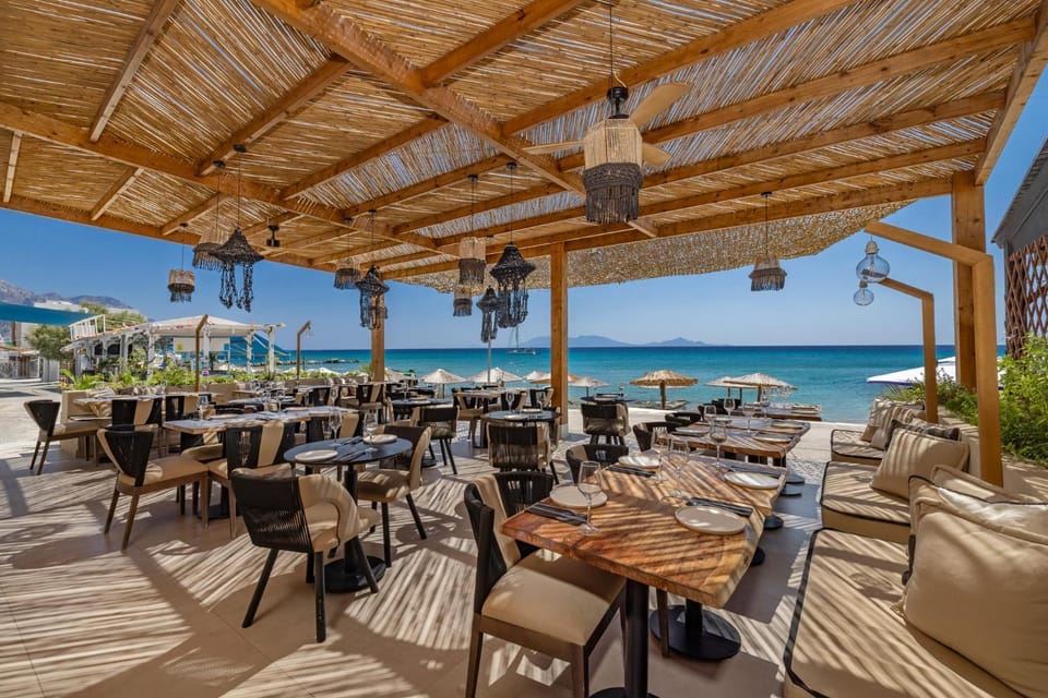 Restaurant/places to eat, Food and drinks, Meals, Lunch