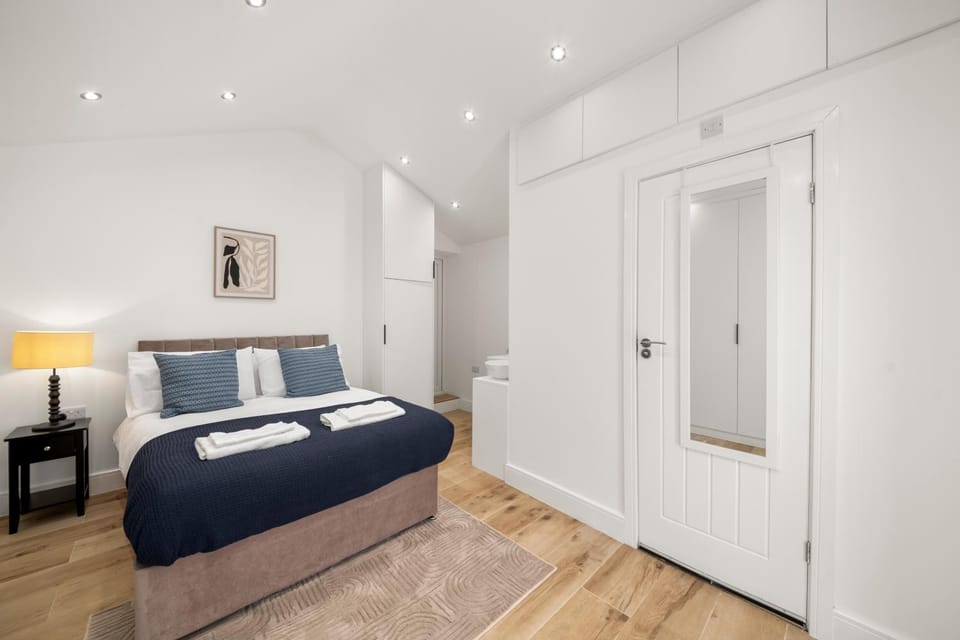 Bed, Bedroom, wardrobe