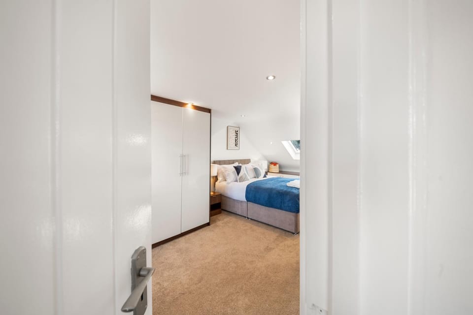 Bed, Bedroom, wardrobe