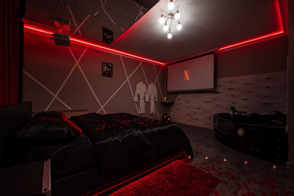 Bed, Photo of the whole room, Bedroom