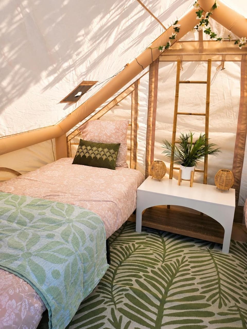 Glamping - accès SAUNA et JACUZZI à Outreau Luxury tent in Le Portel