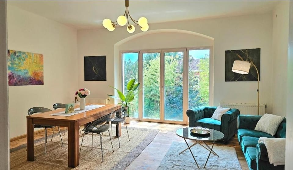 Living room, Seating area, Dining area