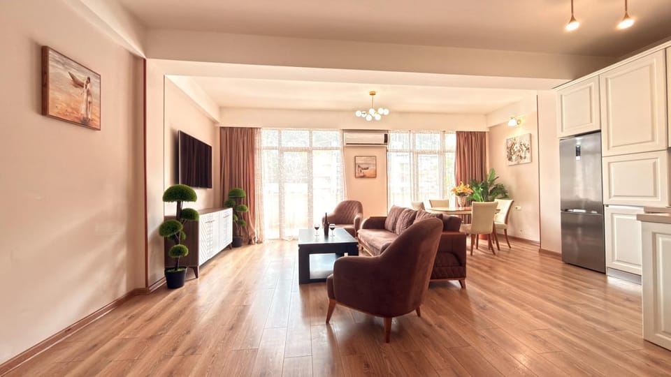 Kitchen or kitchenette, Dining area, Evening entertainment