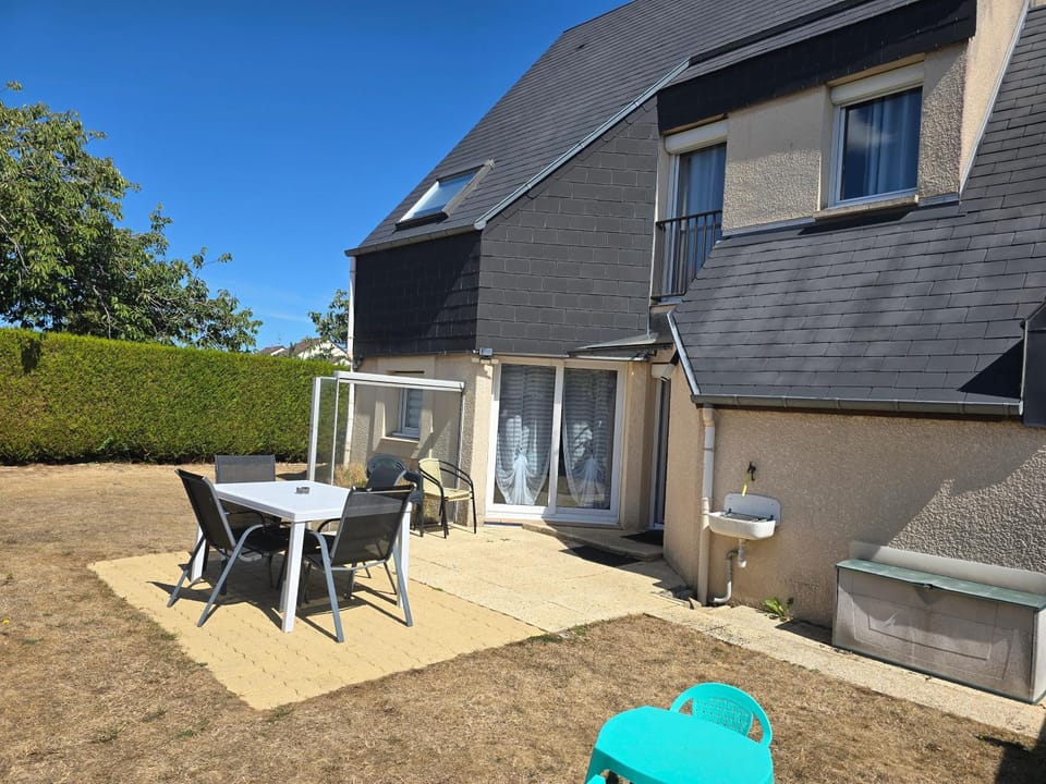 Property building, Patio