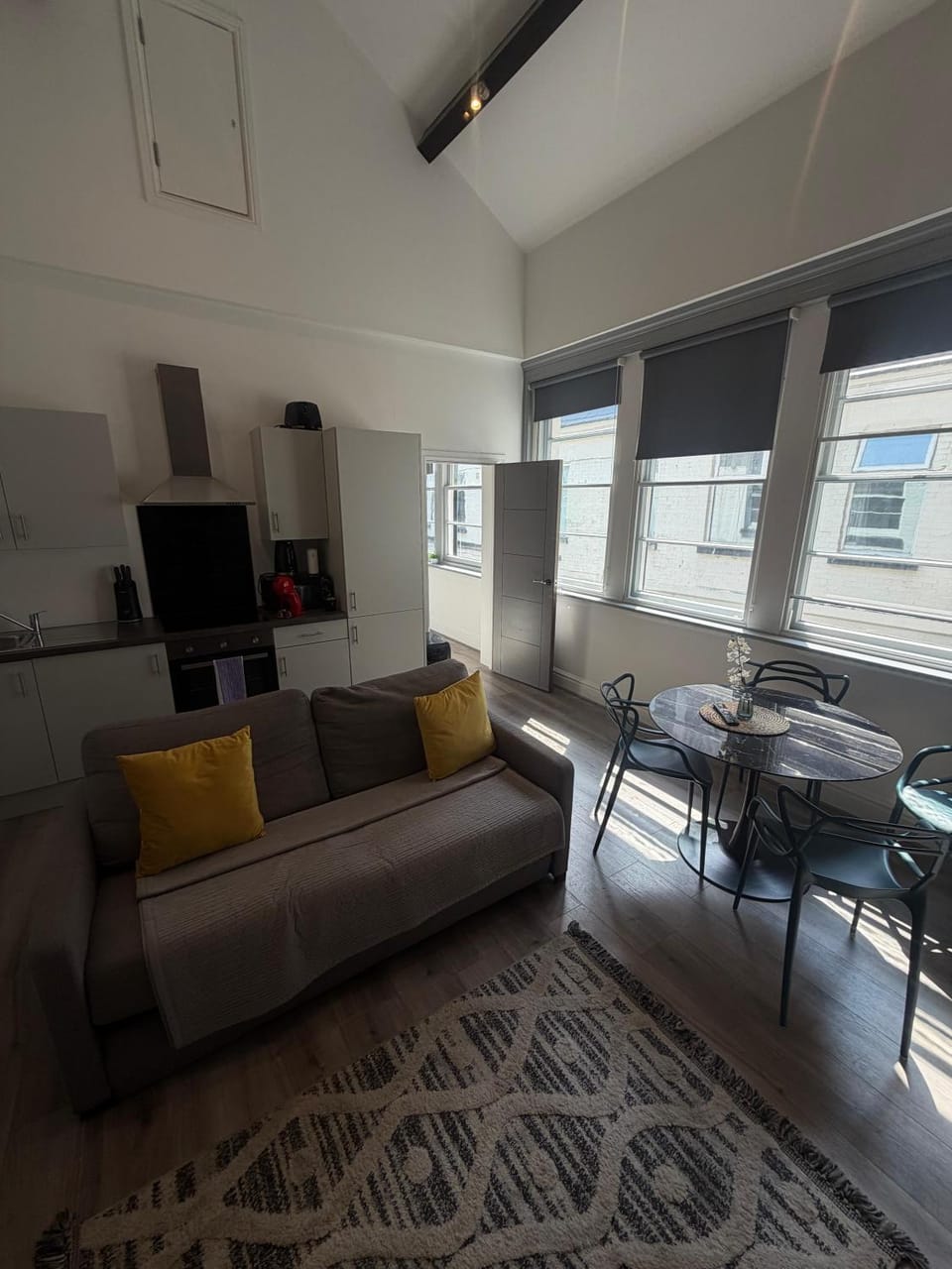 Kitchen or kitchenette, Living room