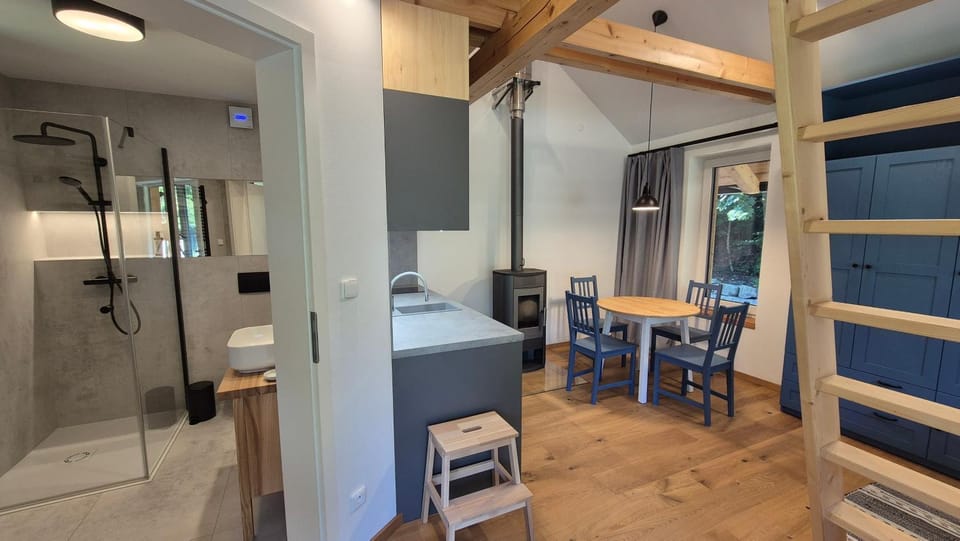 Bathroom, Photo of the whole room
