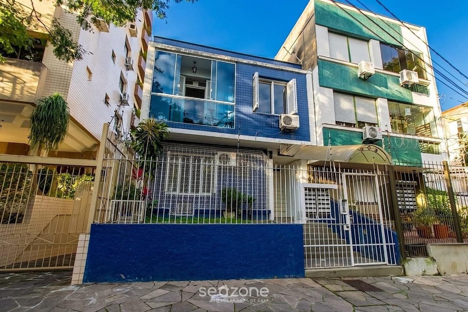 Facade/entrance, Off site