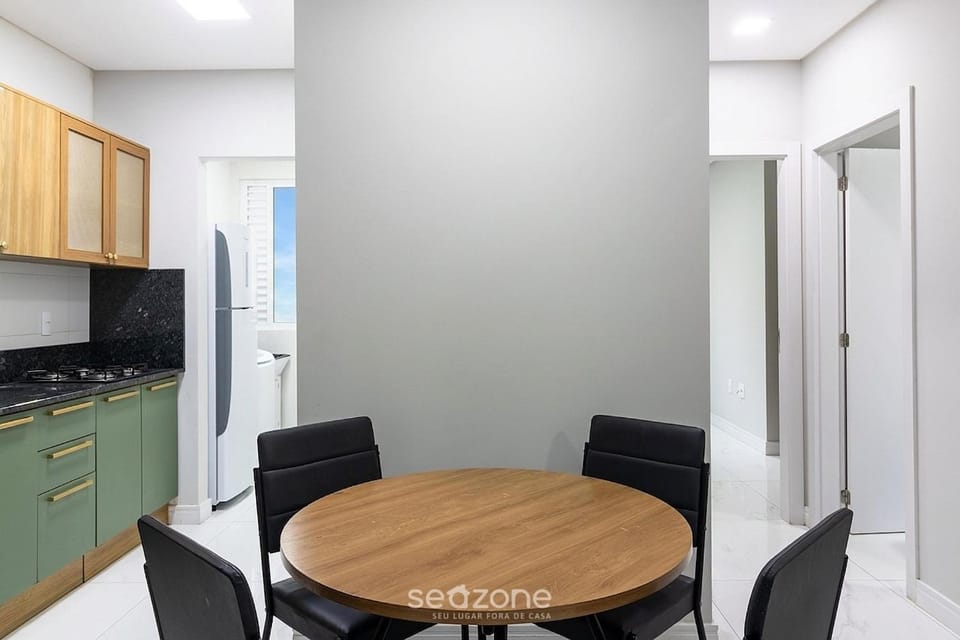 Kitchen or kitchenette, Seating area, Dining area